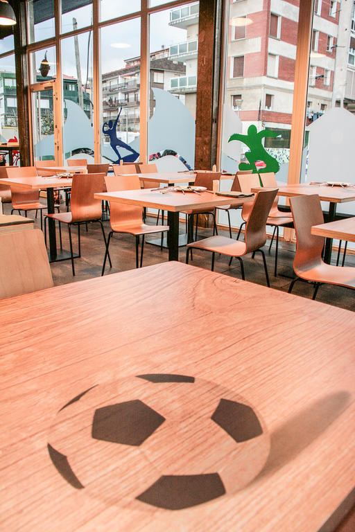 Mundaka Hostel&Sports Cafe Exterior foto
