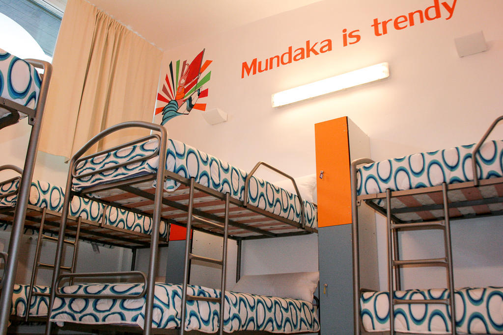 Mundaka Hostel&Sports Cafe Zimmer foto