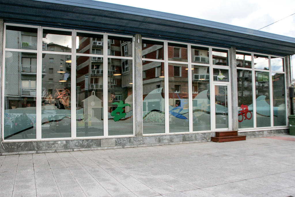 Mundaka Hostel&Sports Cafe Exterior foto